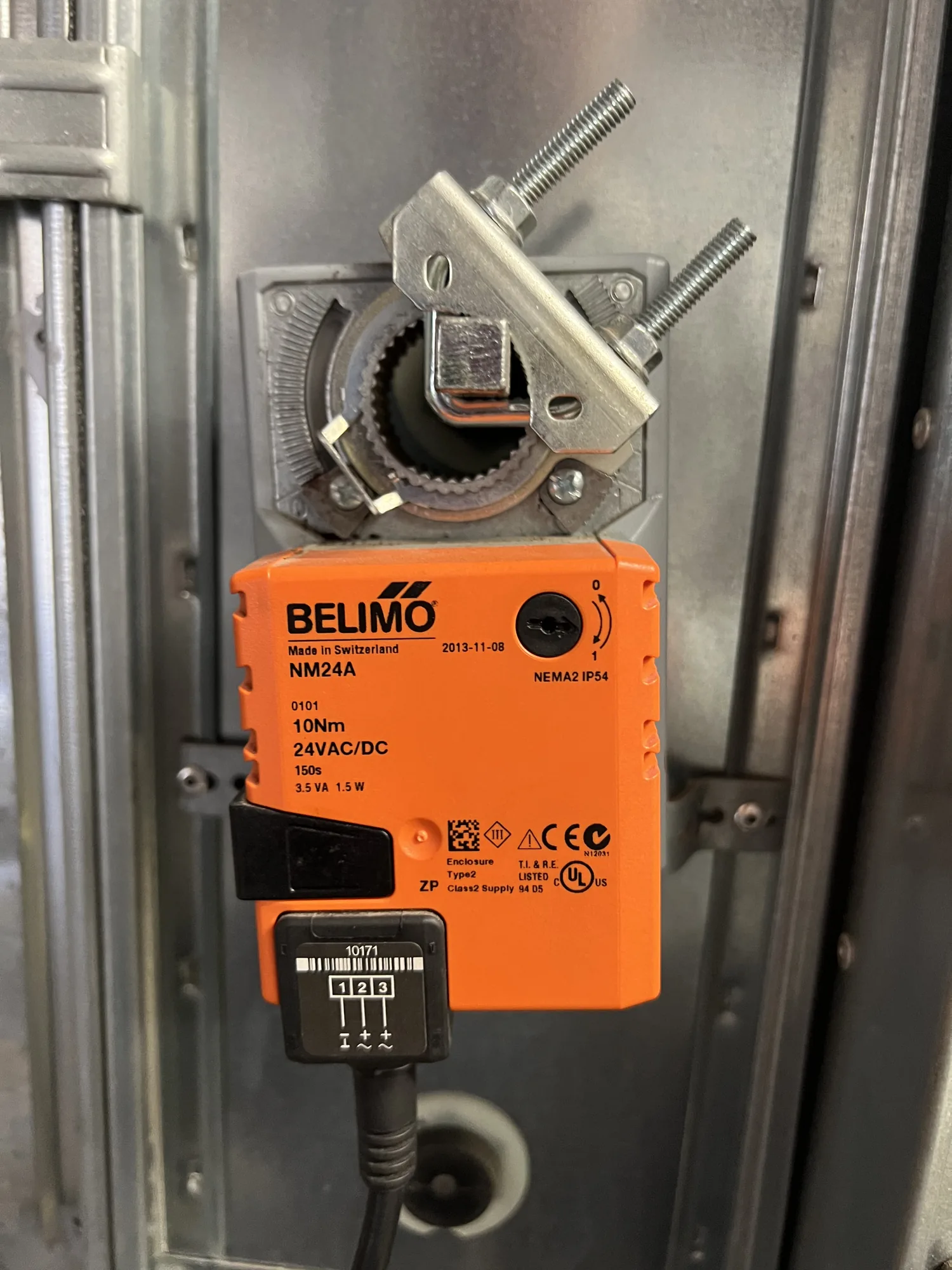 Ventilation damper actuator fitted to ductwork